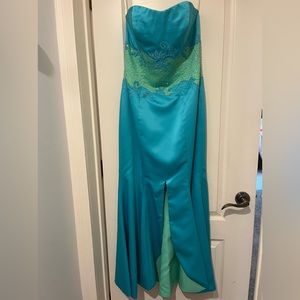 Gorgeous turquoise evening dress with beading
